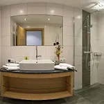 In Near Lifts شقة