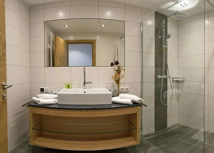 In Near Lifts شقة