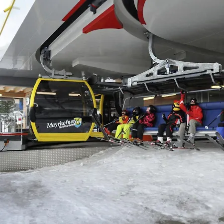 In Near Lifts Daire *