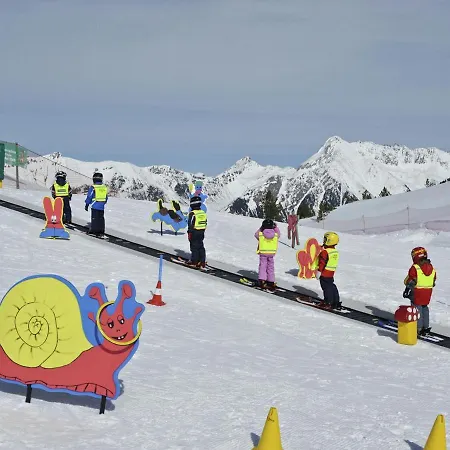 In Near Lifts Daire *